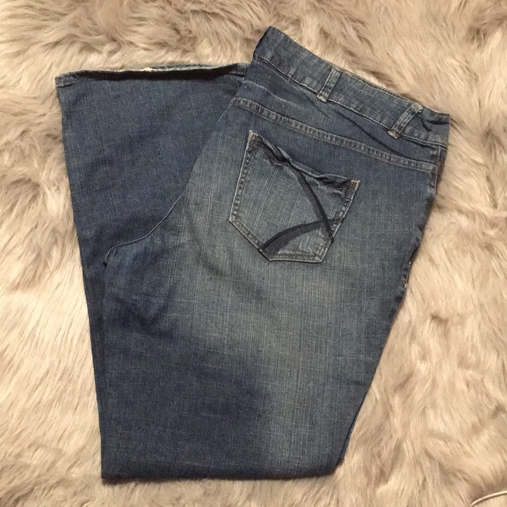 Lane Bryant right fit 🟨 sz 24 distinctly bootcut
